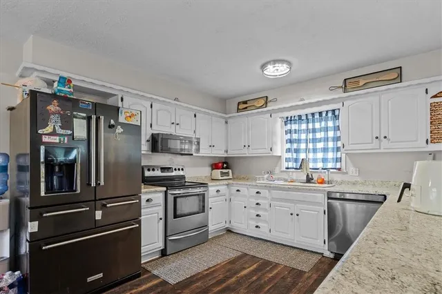 $415,000 | 7007 Lakeshore Drive, Raytown, MO 64133