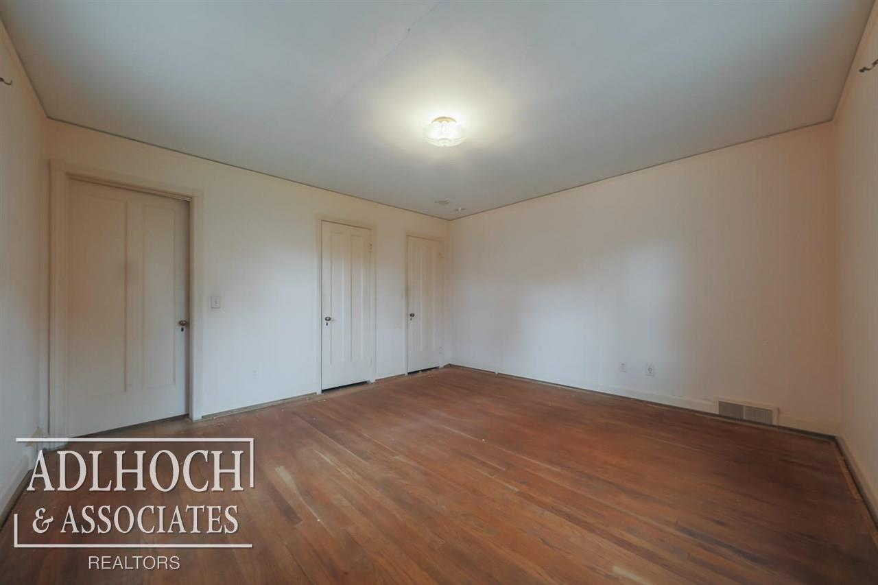 1037 Cadieux Road Grosse Pointe Park, MI 48230 - Photo 13 of 39