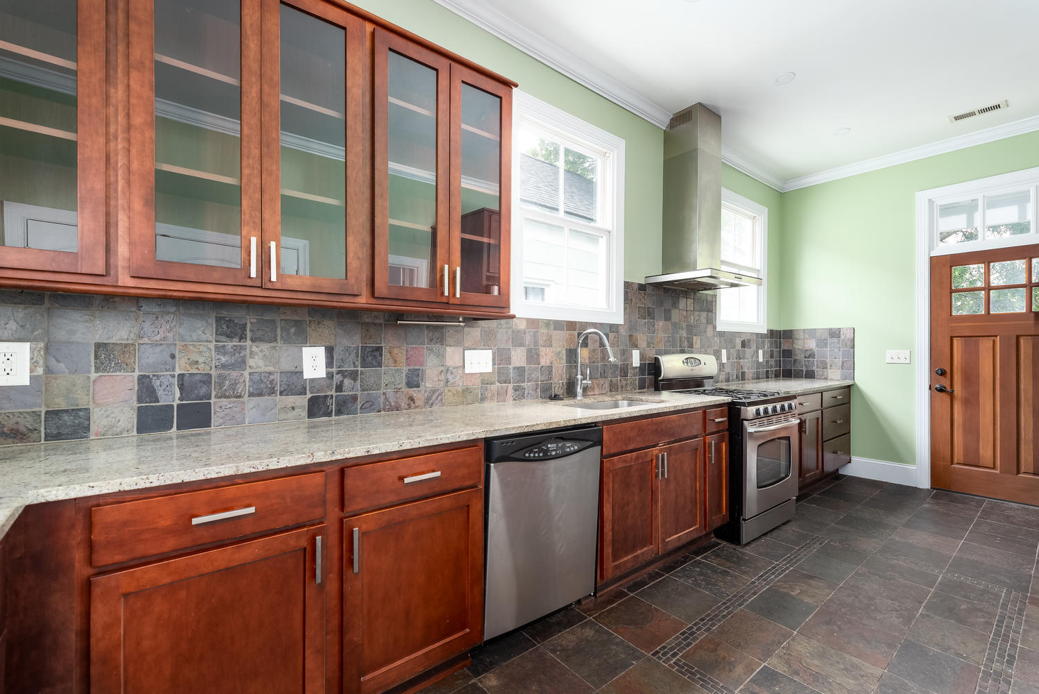 706 Rutledge Avenue Charleston, SC 29403 - Photo 37 of 43 706 Rutledge Avenue Unit B-large-017-015