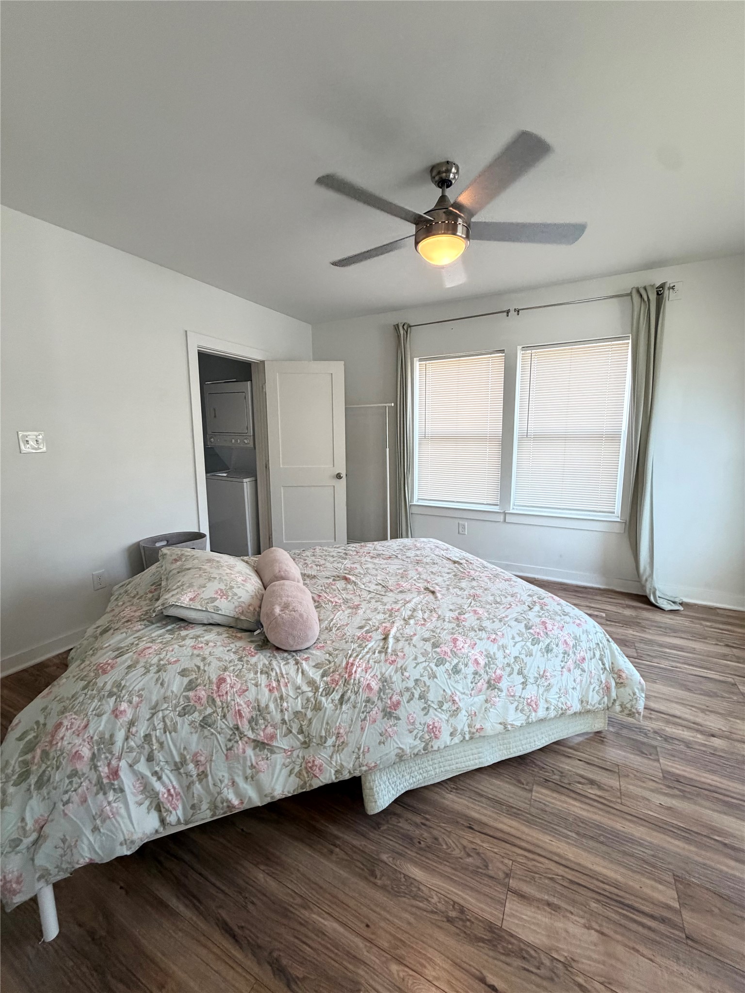 1126 Ryon Street, Unit A Houston, TX 77009 - Photo 2 of 11