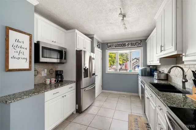 $239,900 | 318 Earl Avenue, Oneida, NY 13421