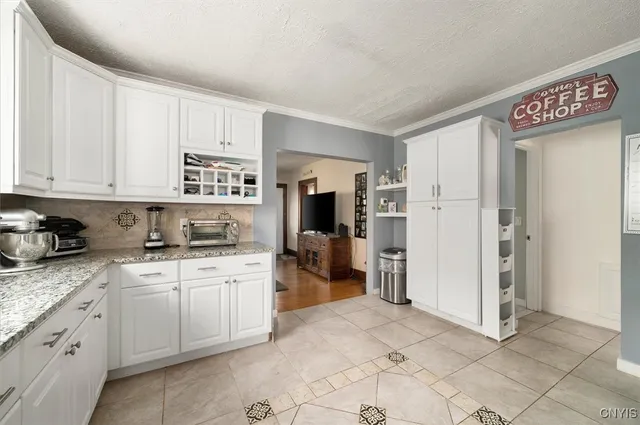 $239,900 | 318 Earl Avenue, Oneida, NY 13421