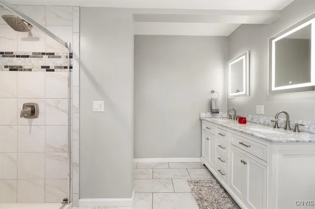 $239,900 | 318 Earl Avenue, Oneida, NY 13421