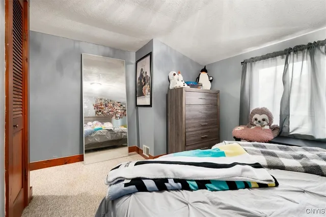 $239,900 | 318 Earl Avenue, Oneida, NY 13421