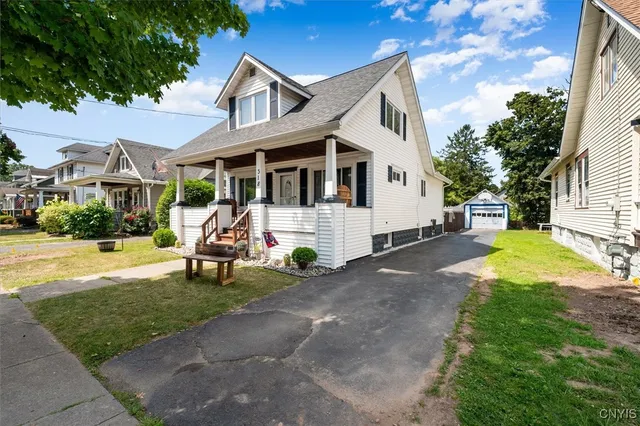 $239,900 | 318 Earl Avenue, Oneida, NY 13421