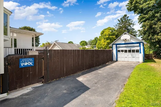 $239,900 | 318 Earl Avenue, Oneida, NY 13421