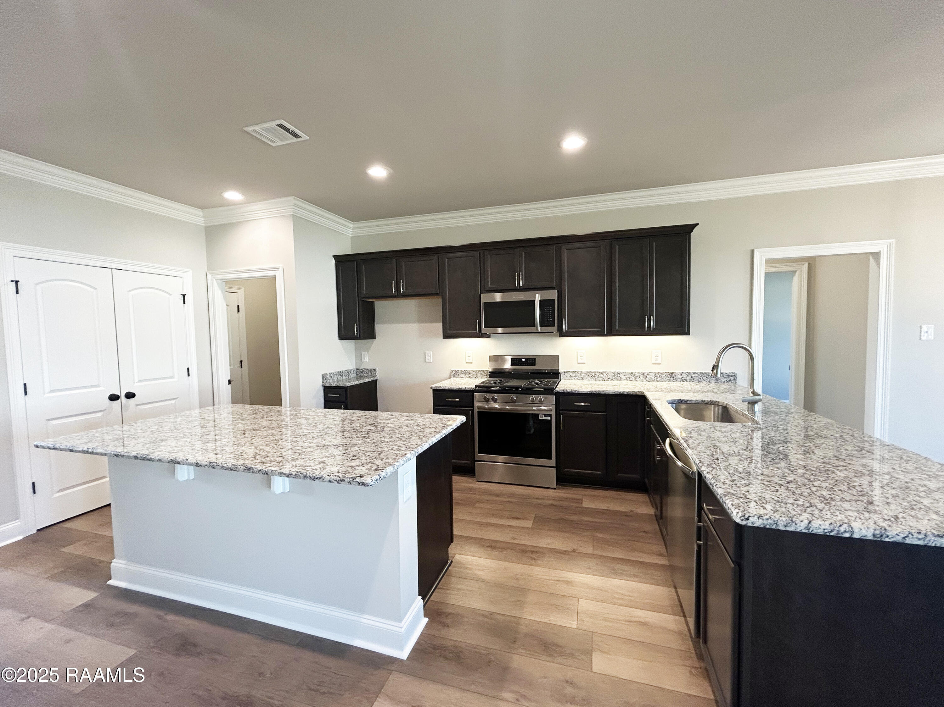 308 Hidden Meadows Lafayette, LA 70506 - Photo 5 of 10 KITCHEN