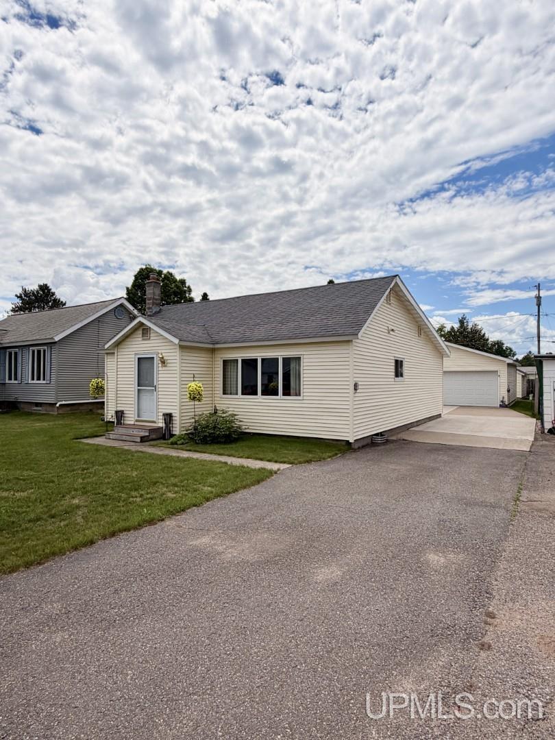 975 Cottage Street Ishpeming, MI 49849 - Photo 27 of 38