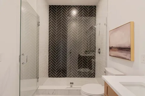 $699,900 | 231 Everett Street, Unit 101, Boston, MA 02128