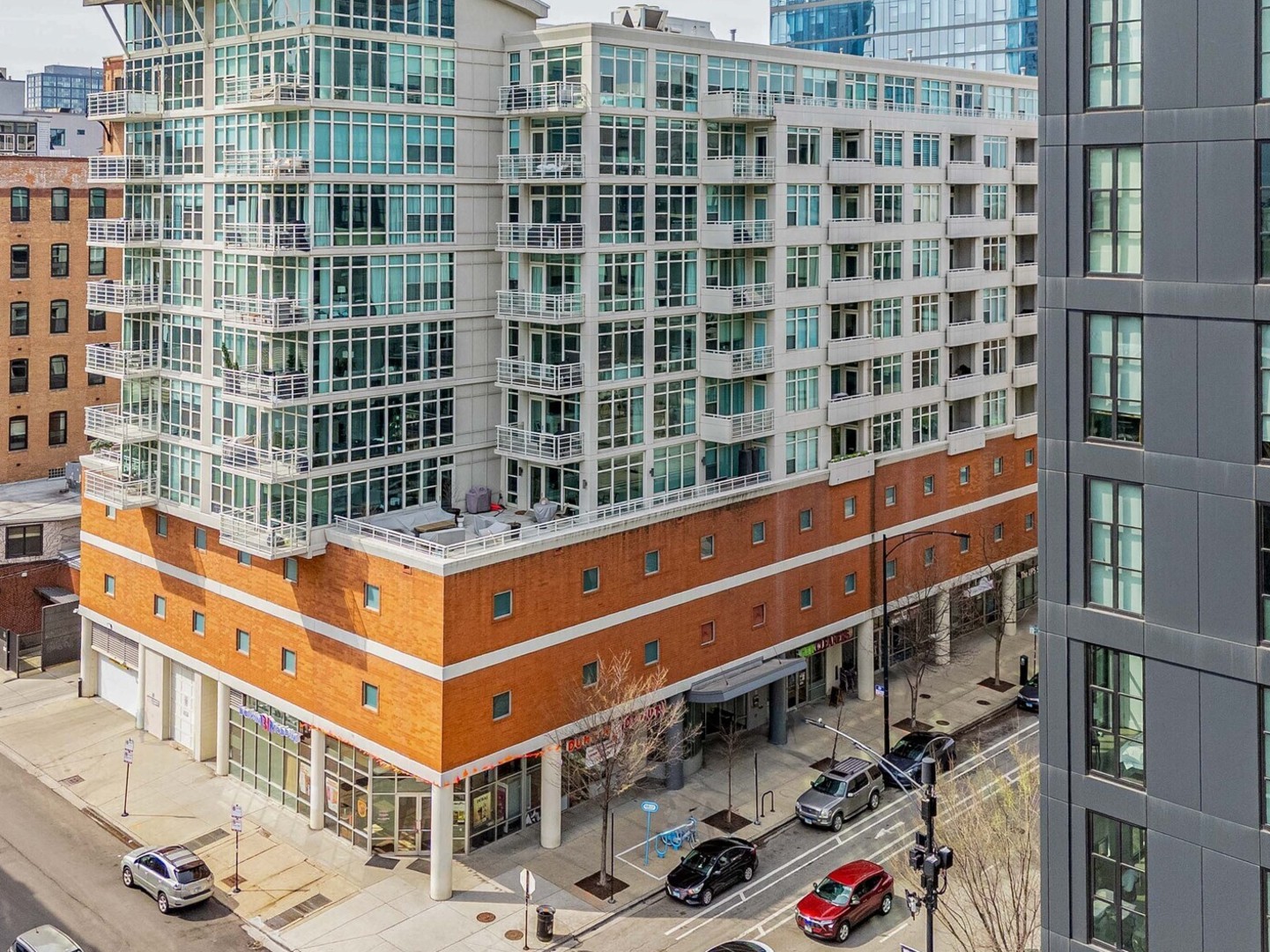 909 West Washington Boulevard, Unit 911 Chicago, IL 60607 - Photo 1 of 26 a front view of a building