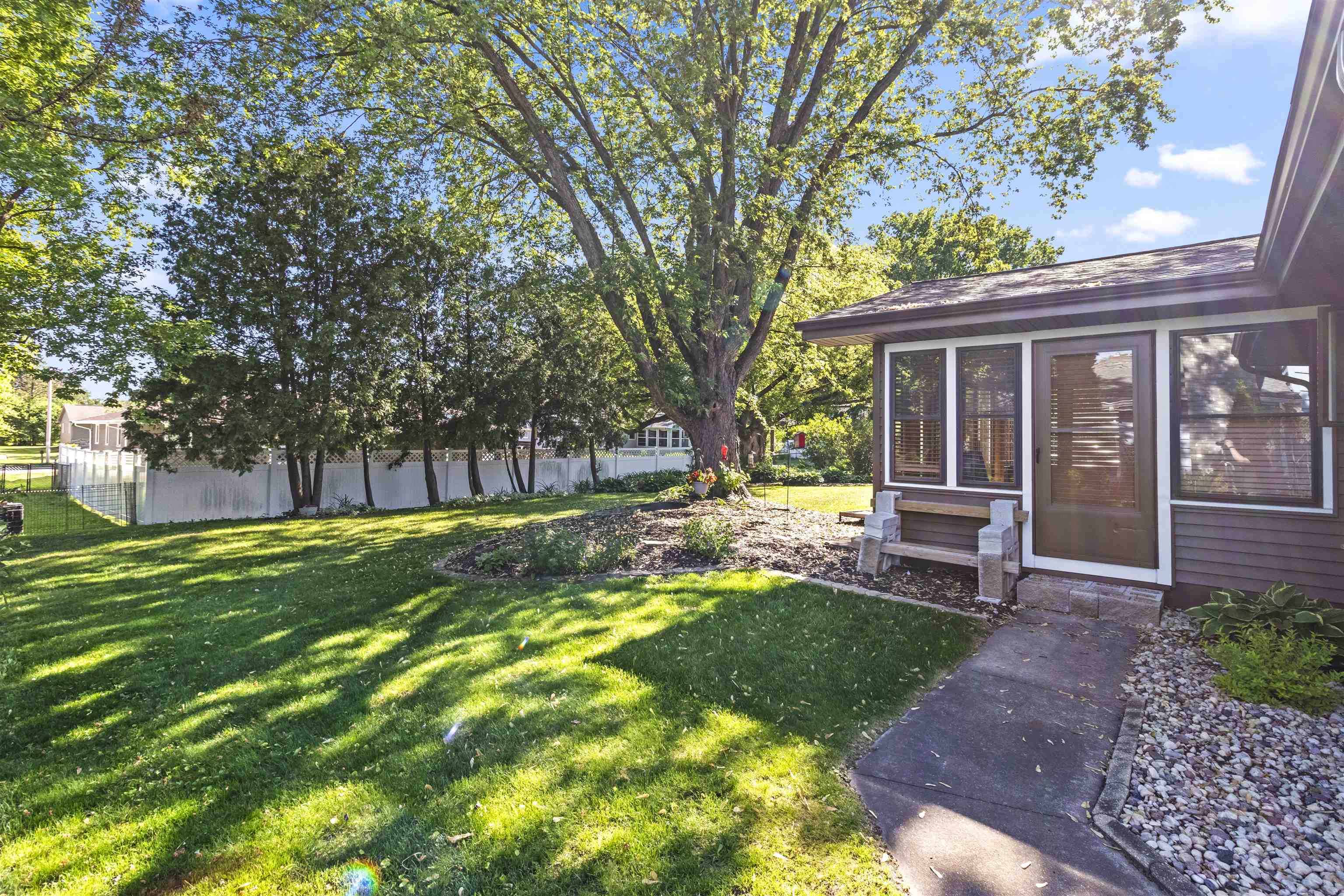 933 East Capitol Drive Appleton, WI 54911 - Photo 37 of 46