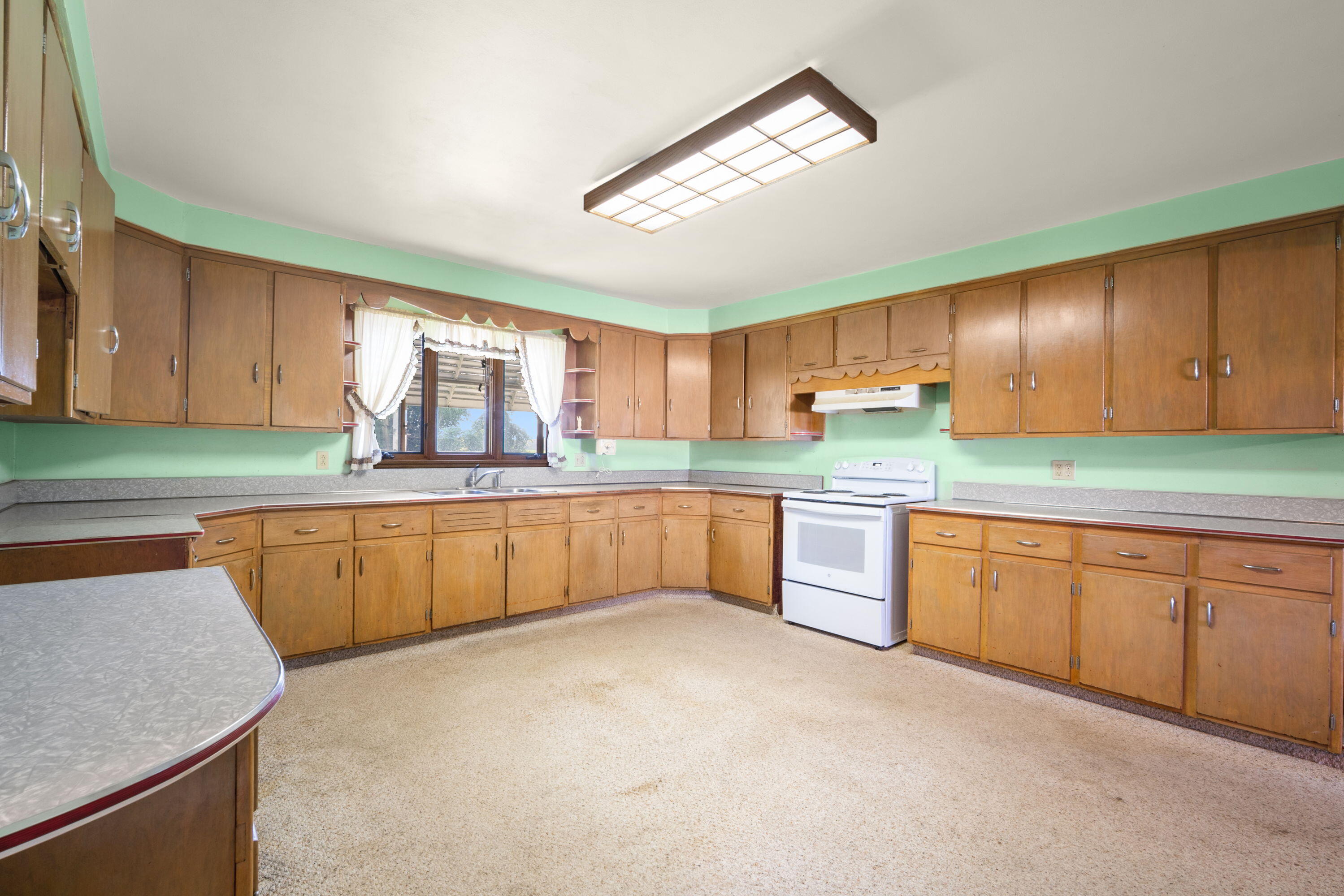 6882 County Highway West Addison, WI 53002 - Photo 9 of 26 Kitchen