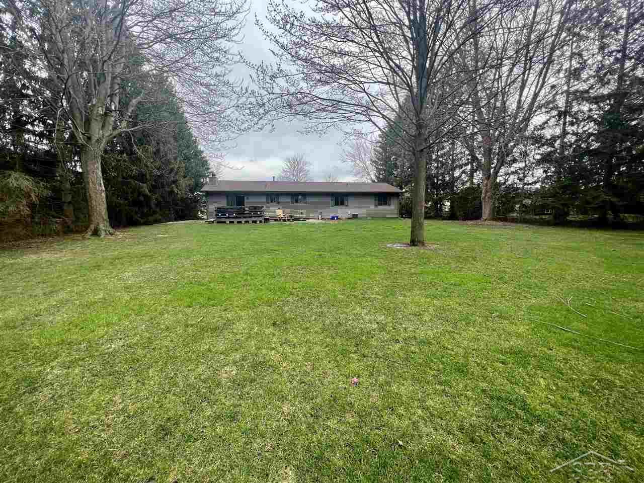 10070 Frost Road Freeland, MI 48623 - Photo 20 of 23 50071882-19.JPG