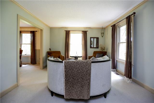 215 Lawrence Lane Springfield, TN 37172 - Photo 2 of 20 a living room with furniture and a window