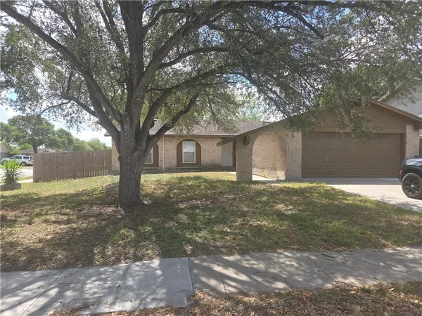 $1,900 | 3734 Honey Creek Drive, Corpus Christi, TX 78410