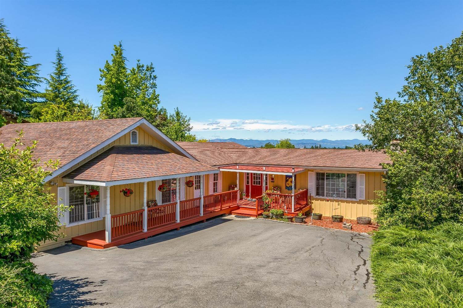 795 South Stage Road Medford, OR 97501 - Photo 1 of 29 Primary Photo