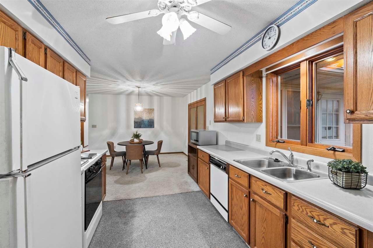 1102 E Place Kalona, IA 52247 - Photo 6 of 27 Gallery Image 6