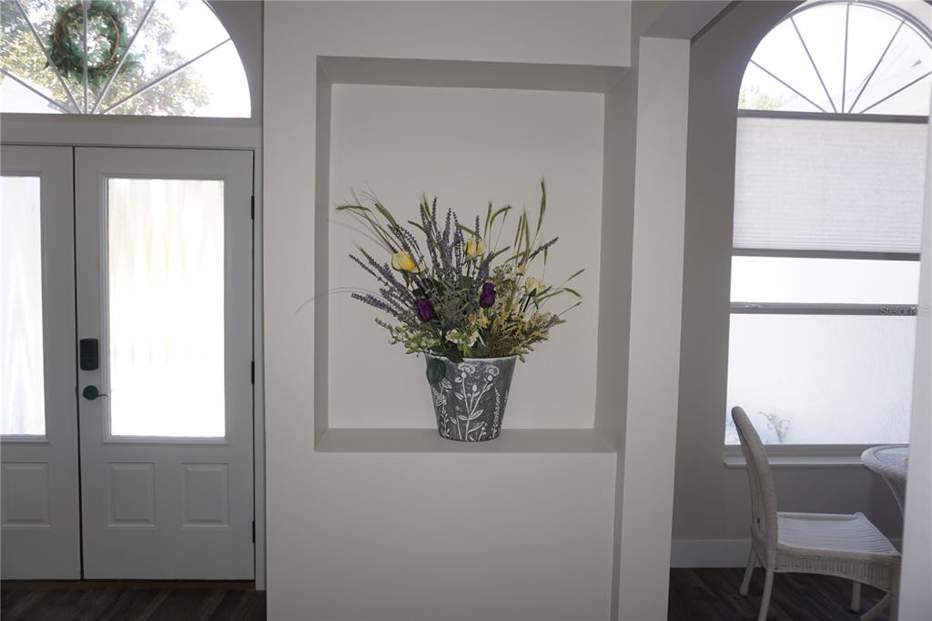 6722 Southwest 111th Loop Ocala, FL 34476 - Photo 8 of 51 BUILT IN DISPLAY CASING 2