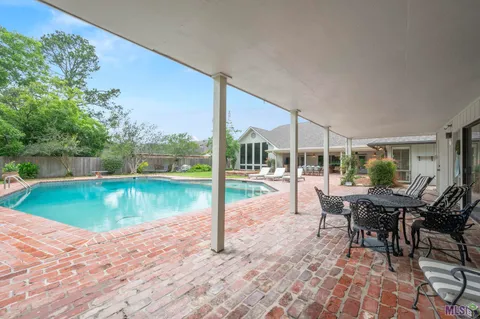 $1,225,000 | 8792 West Fairway Drive, Baton Rouge, LA 70809