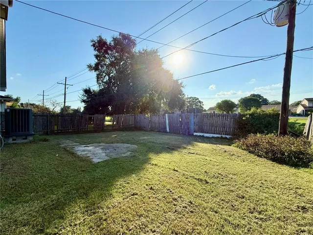 $1,800 | 2657 Highland Drive West, Gretna, LA 70056