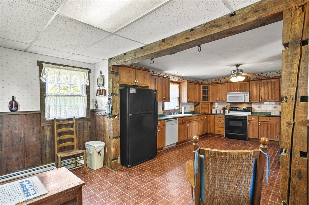 43 Airport Road Dudley, MA 01571 - Photo 5 of 41 Gallery Image 5