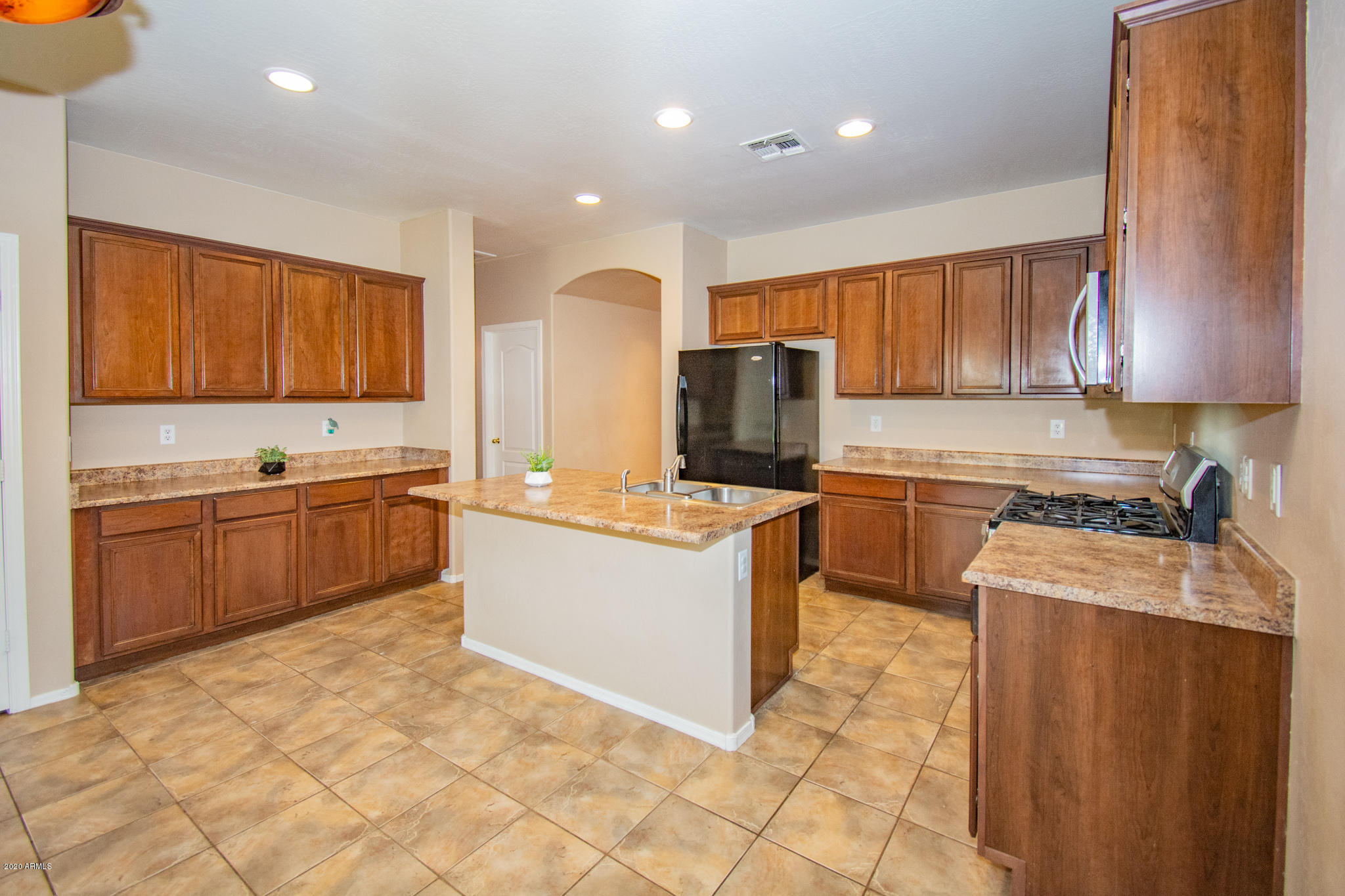 14253 West Boca Raton Road Surprise, AZ 85379 - Photo 3 of 29 _ADS1758