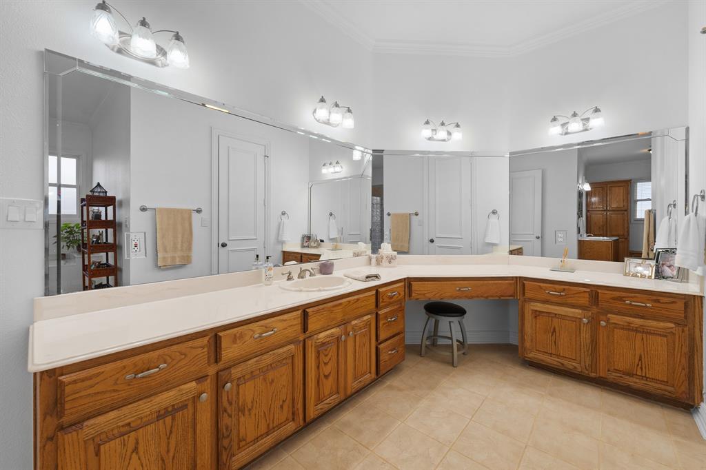 4520 South Nolan River Road Cleburne, TX 76033 - Photo 16 of 40