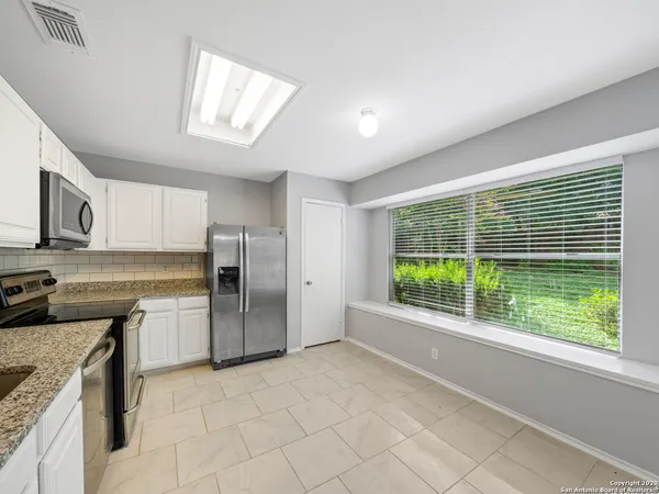 $1,625 | 6110 Broadmeadow, San Antonio, TX 78240