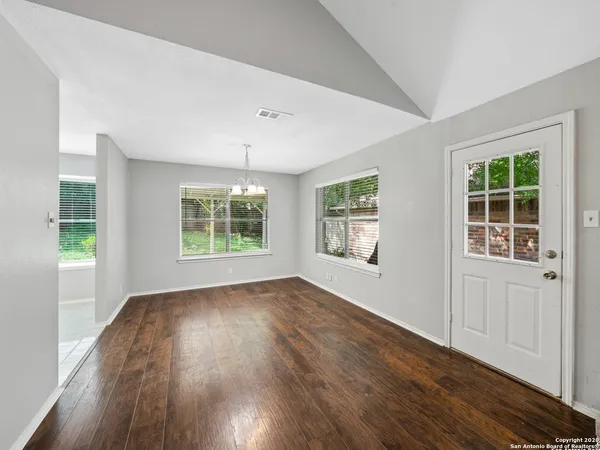 $1,625 | 6110 Broadmeadow, San Antonio, TX 78240