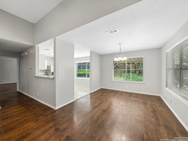 $1,625 | 6110 Broadmeadow, San Antonio, TX 78240