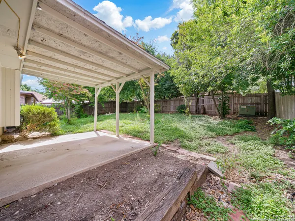 $1,625 | 6110 Broadmeadow, San Antonio, TX 78240