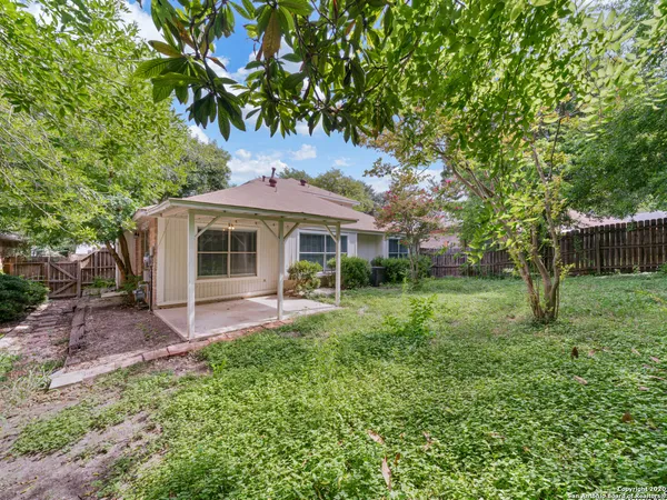 $1,625 | 6110 Broadmeadow, San Antonio, TX 78240