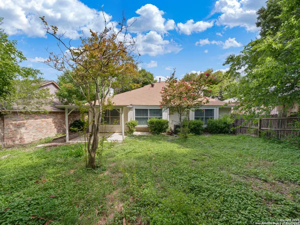 $1,625 | 6110 Broadmeadow, San Antonio, TX 78240