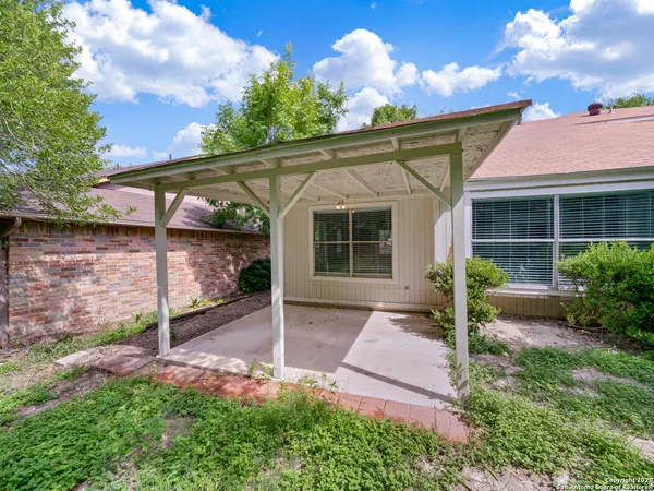 $1,625 | 6110 Broadmeadow, San Antonio, TX 78240