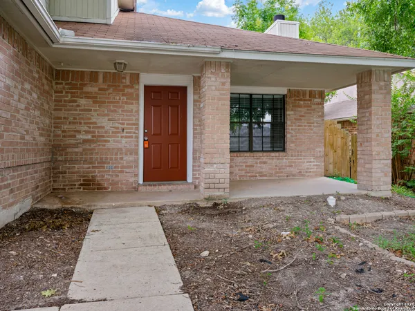 $1,625 | 6110 Broadmeadow, San Antonio, TX 78240