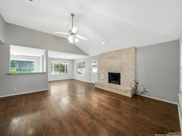 $1,625 | 6110 Broadmeadow, San Antonio, TX 78240