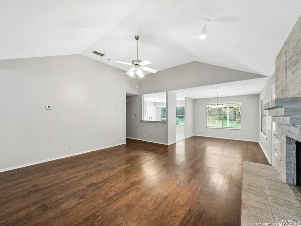 $1,625 | 6110 Broadmeadow, San Antonio, TX 78240