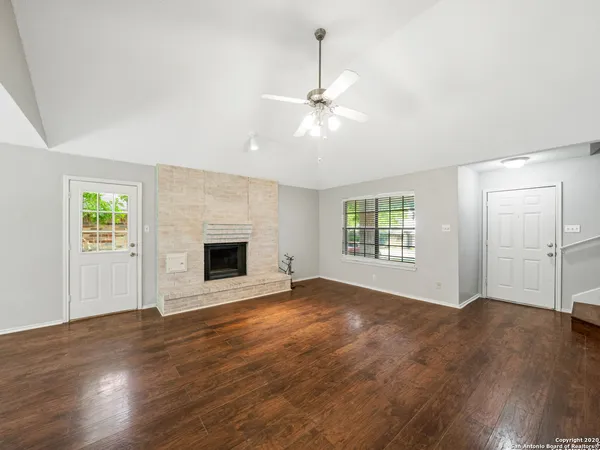 $1,625 | 6110 Broadmeadow, San Antonio, TX 78240