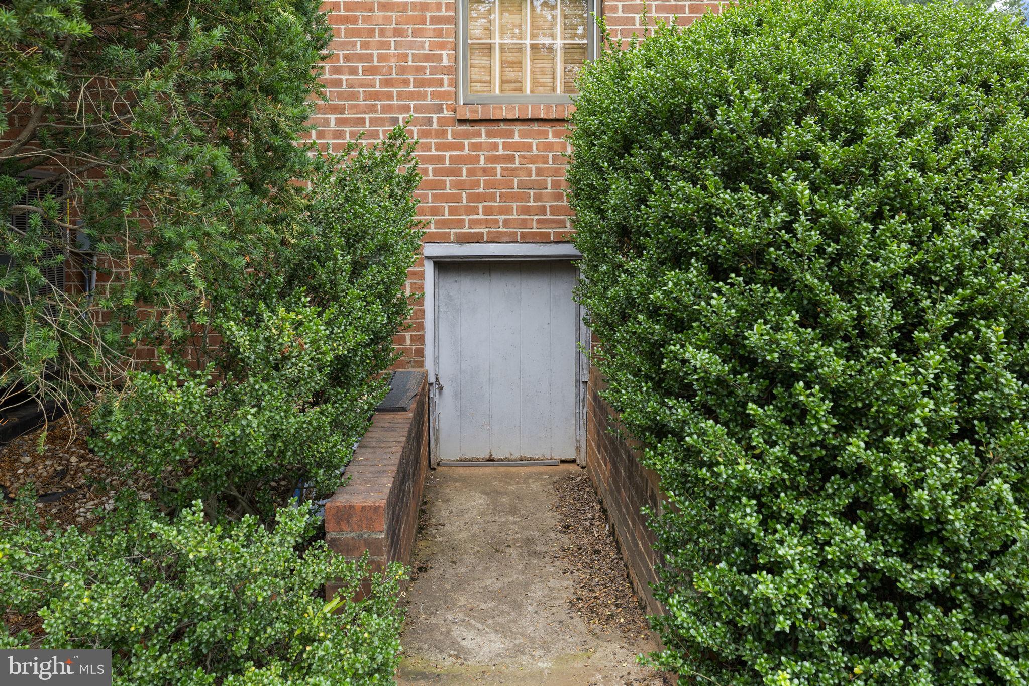 252 Boxley Lane Orange, VA 22960 - Photo 77 of 78 Crawl space entrance