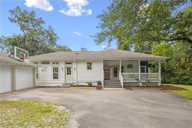 $675,000 | 15 Palmetto Beach Drive, Bluffton, SC 29910