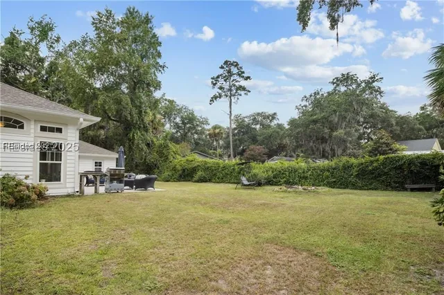 $675,000 | 15 Palmetto Beach Drive, Bluffton, SC 29910