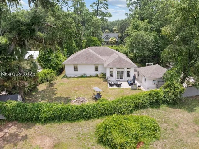 $675,000 | 15 Palmetto Beach Drive, Bluffton, SC 29910