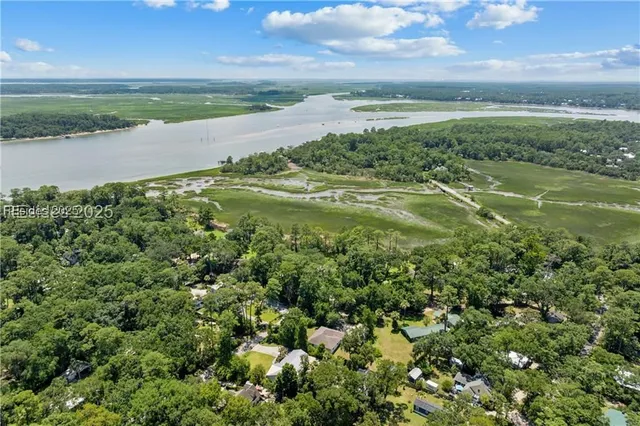 $675,000 | 15 Palmetto Beach Drive, Bluffton, SC 29910