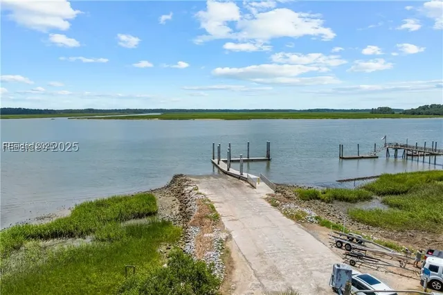 $675,000 | 15 Palmetto Beach Drive, Bluffton, SC 29910