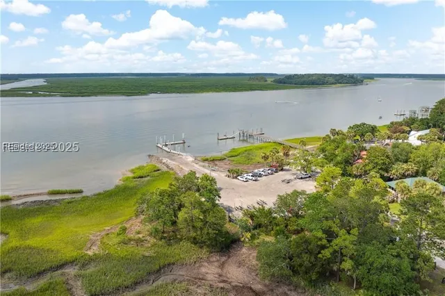 $675,000 | 15 Palmetto Beach Drive, Bluffton, SC 29910