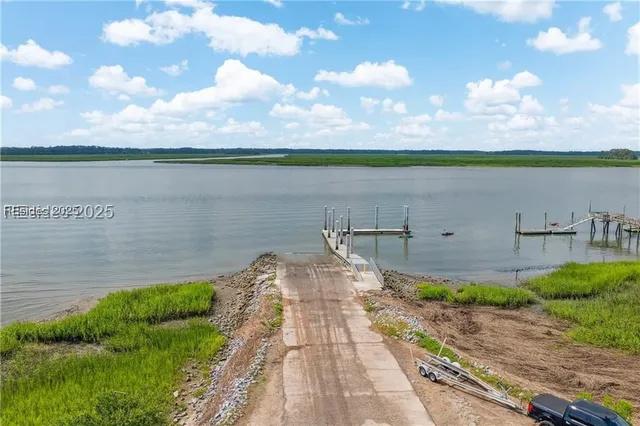 $675,000 | 15 Palmetto Beach Drive, Bluffton, SC 29910