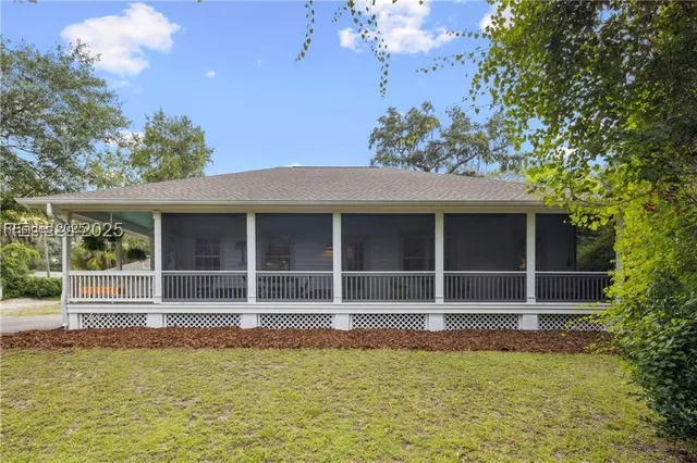 $675,000 | 15 Palmetto Beach Drive, Bluffton, SC 29910