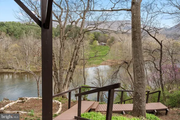 $612,000 | 74 Manor Drive, Edinburg, VA 22824
