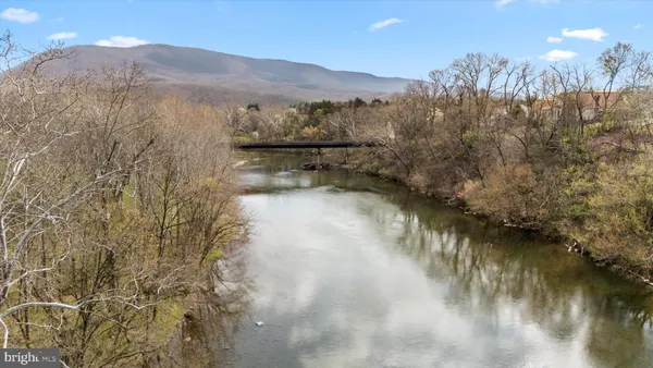 $612,000 | 74 Manor Drive, Edinburg, VA 22824