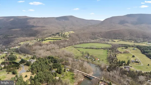 $612,000 | 74 Manor Drive, Edinburg, VA 22824